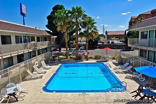 Rodeway Inn Las Cruces Exterior photo