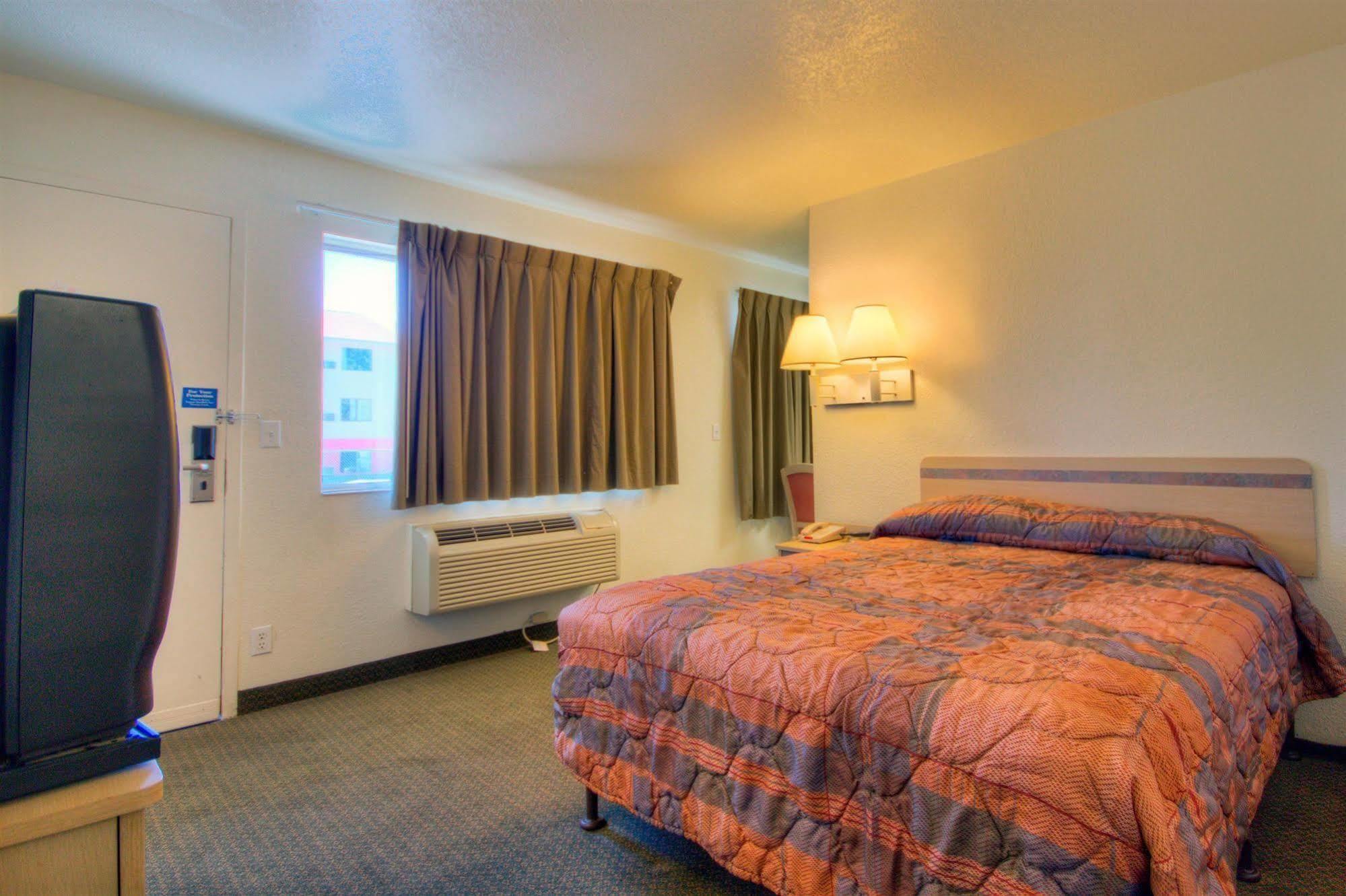 Rodeway Inn Las Cruces Exterior photo